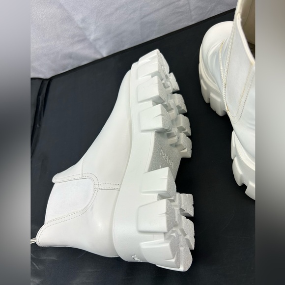 PRADA
Monolith 55 Leather Lug-Sole Chelsea Boots - Picture 8 of 9